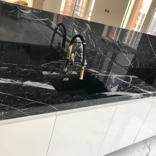 Рабочая зона из мрамора Nero Marquina 2